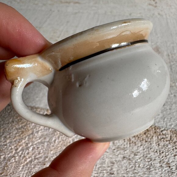 Novelty Mini Chamber Pot Ashtray " Here is my Regards " Quote Ashtray - Picture 3 of 7